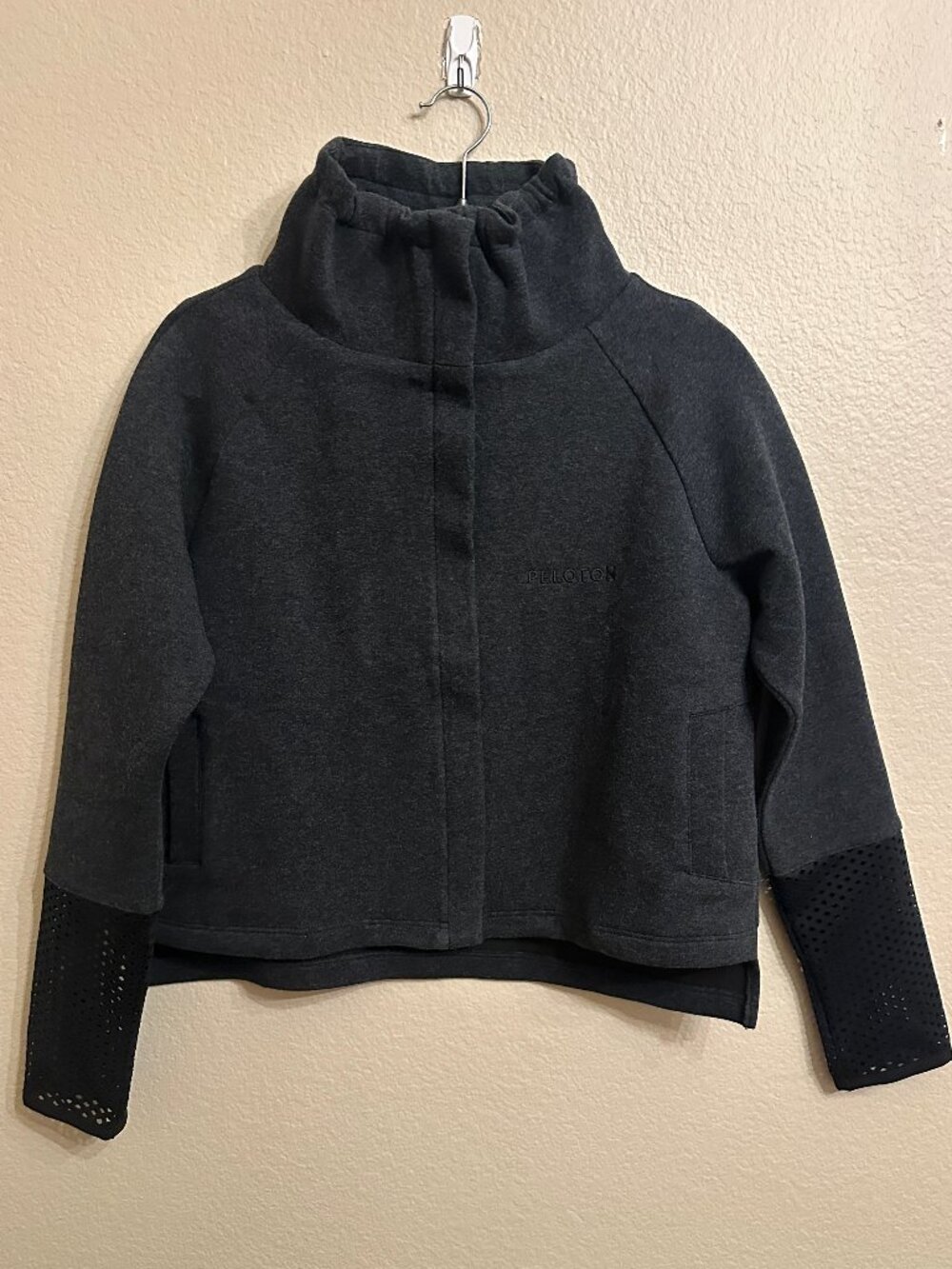 Shape x Peloton Crop High Neck Jacket Black/Mesh Sleeves